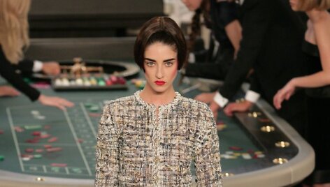 &bdquo;Chanel&ldquo; 2015 m. haute couture kolekcijos modelis