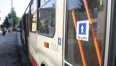 Nuo &scaron;iol į visuomeninį transportą vilniečiai lips tik per priekines duris