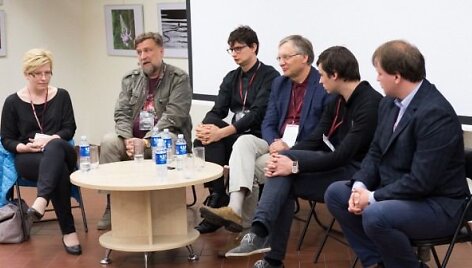 VU alumnų festivalio diskusija &bdquo;XXI a. universiteto vieta ir reik&scaron;mė&ldquo;.