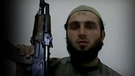 Burakas Karanas su ginklu