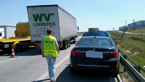 Nuo Lenkijos policijos lietuvis spruko vogtu BMW