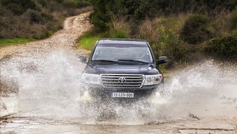 2012-ųjų „Toyota Land Cruiser V8“