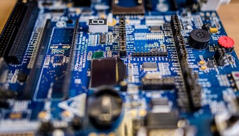 Integriniai grandynai - smulkiausia nanoelektronikos dalis (VGTU ft.)