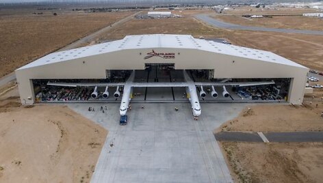 &bdquo;Stratolaunch&ldquo; varomas &scaron;e&scaron;iais, &bdquo;Boeing 747&ldquo; naudojamais Pratt & Whitney varikliais