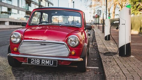 HPD modulis buvo i&scaron;bandytas po klasikinio MINI kapotu, tačiau lengvai tilps prakti&scaron;kai bet kokioje ma&scaron;inoje. (Swindon Powertrain nuotrauka)