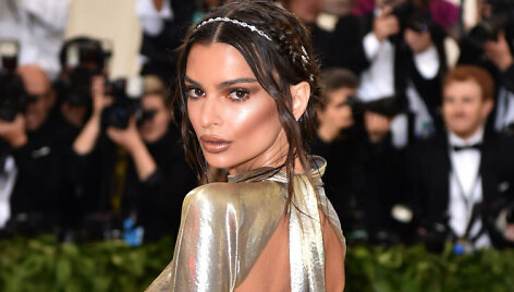 Emily Ratajkowski