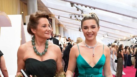 Britų aktorė Florence Pugh su mama