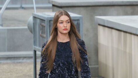 &bdquo;Chanel&ldquo; 2020 m. pavasario ir vasaros kolekcijos modelis