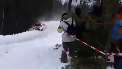 WRC ralio &Scaron;vedijoje metu partrenktas fotografas
