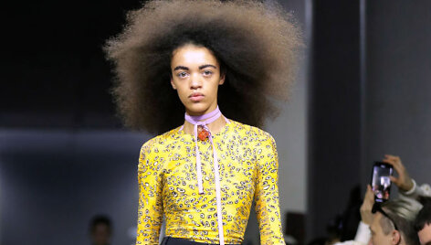 &bdquo;Mugler&ldquo; 2019&ndash;2020 m. rudens ir žiemos kolekcijos modelis