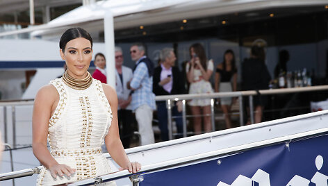 Kim Kardashian Kanuose