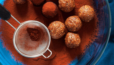 Nekepti džiovintų vaisių rutuliukai