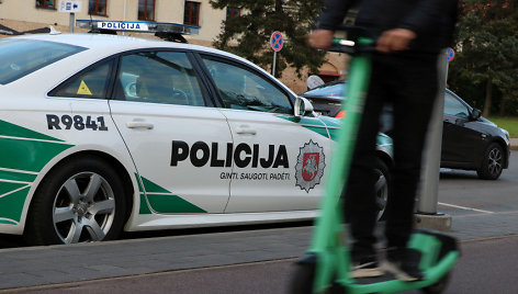 Policija įspėja be užuolankų: šįvakar paspirtukais Vilniuje – be juokų ir be promilių
