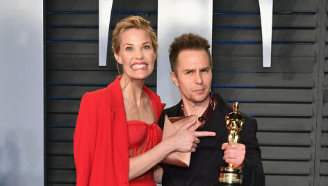 Leslie Bibb ir Samas Rockwellas