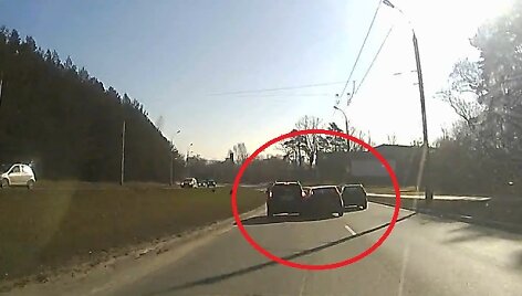 Moteris su "Ford" taranavo visureigį