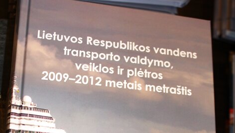 Juozas Darulis i&scaron;leido naują knygą "Lietuvos Respublikos vandens transporto valdymo, veiklos ir plėtros 2009-2012 metais metra&scaron;tis". 
