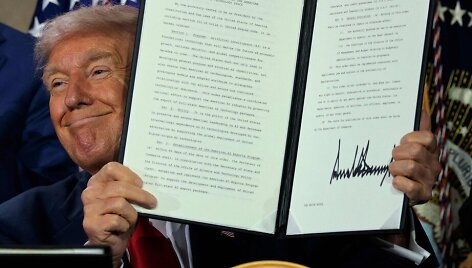 D. Trumpas / CHIP SOMODEVILLA / Getty Images via AFP