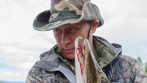 Vladimiras Putinas su lydeka rankose