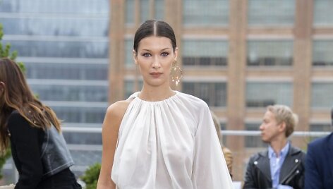 &bdquo;Oscar de la Renta&ldquo; 2019 m. pavasario ir vasaros kolekcijos modelis