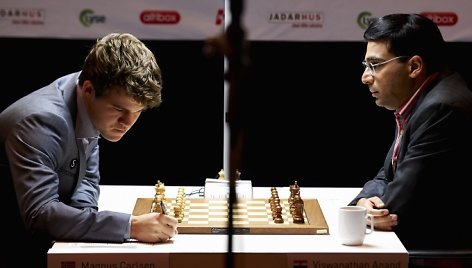 Magnusas Carlsenas ir Viswanathanas Anandas