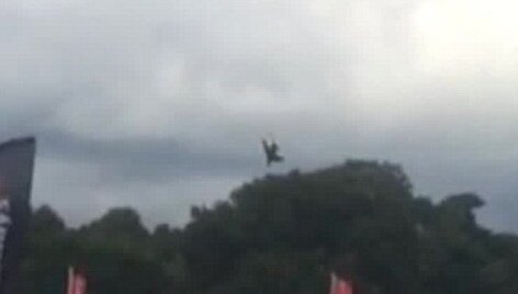 Aviacijos &scaron;ventėje Če&scaron;yre žuvo lakūnas