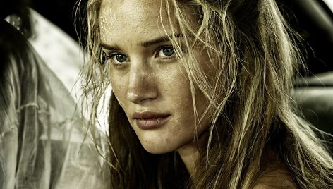 Rosie Huntington-Whiteley filme „Pašėlęs Maksas. Įtūžio kelias“