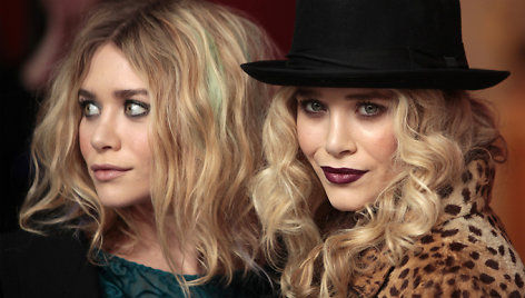 Seserys Ashley Olsen (kairėje) ir Mary-Kate Olsen 
