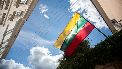 Valstybės vėliavų pakėlimo ceremonija