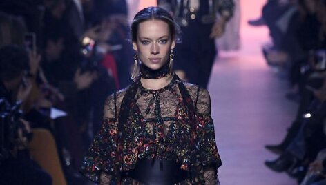 &bdquo;Elie Saab&ldquo; 2018&ndash;2019 m. rudens ir žiemos kolekcijos modelis