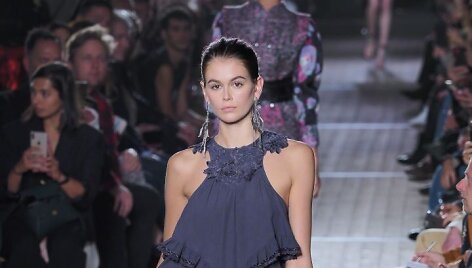 &bdquo;Isabel Marant&ldquo; 2020 m. pavasario ir vasaros kolekcija: Kaia Gerber