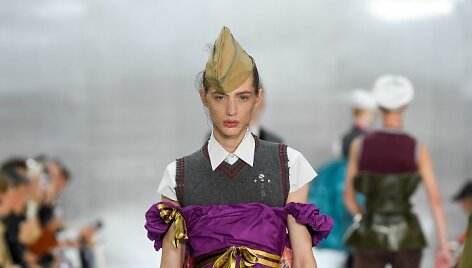 &bdquo;Maison Margiela&ldquo; 2020 m. pavasario ir vasaros kolekcijos modelis