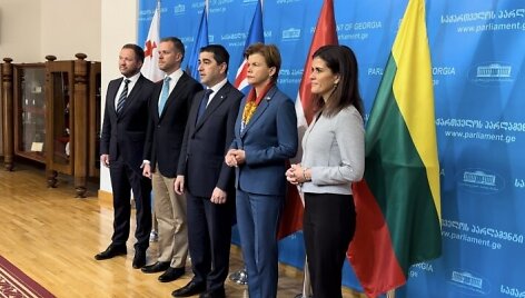 I&scaron; kairės: Estijos užsienio reikalų ministras Margusas Tsahkna, lietuvių - Gabrielis Landsbergis, Latvijos ministrė Baiba Bražė ir Islandijos ministrė Thordis Kolbrun Reykfjord