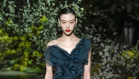 &bdquo;Jason Wu&ldquo; 2020&ndash;2021 m. rudens ir žiemos kolekcijos modelis