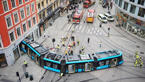 Tramvajus įlėkė į „Apple“ parduotuvę Osle