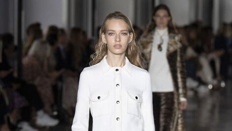 &bdquo;Giambattista Valli&ldquo; 2019 m. pavasario ir vasaros kolekcijos modelis