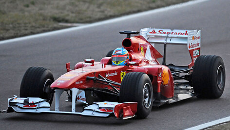 &bdquo;Ferrari&ldquo; bolidas &bdquo;F150th Italia&ldquo;