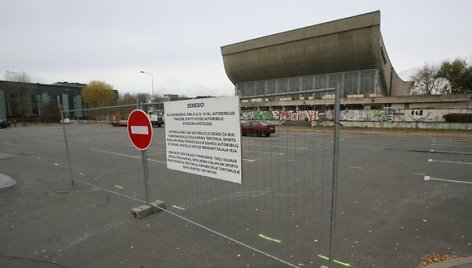 Visus darbus stebi žydų bendruomenės atstovai.