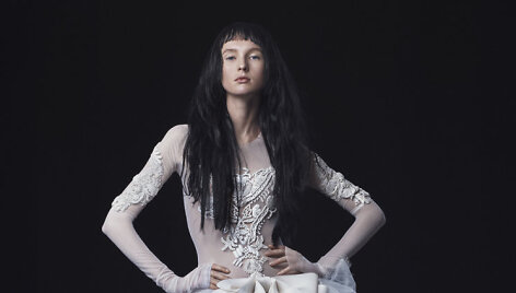 &bdquo;Vera Wang&ldquo; 2016 m. rudens vestuvinių suknelių kolekcijos modelis