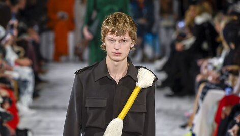 &bdquo;Stella McCartney&ldquo; 2019&ndash;2020 m. rudens ir žiemos kolekcijos modelis