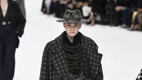 „Chanel“ 2019–2020 m. rudens ir žiemos kolekcijos modelis