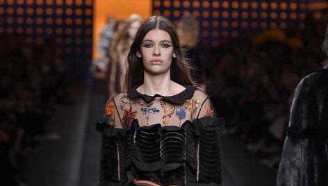 &bdquo;Fendi&ldquo; 2016 m. rudens-žiemos kolekcijos modelis