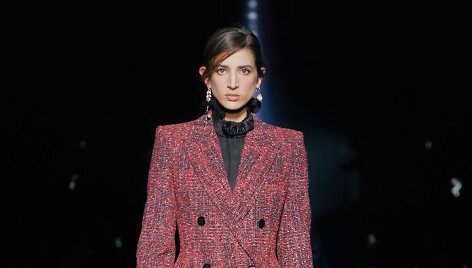 &bdquo;Givenchy&ldquo; 2019&ndash;2020 m. rudens ir žiemos kolekcijos modelis