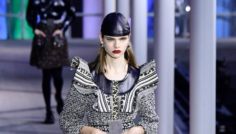 „Louis Vuitton“ 2019–2020 m. rudens ir žiemos kolekcijos modelis