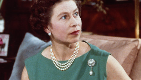 Karalienė Elizabeth II ir jos numylėti korgiai