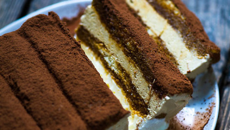 Sluoksniuotas tiramisu ledų tortas