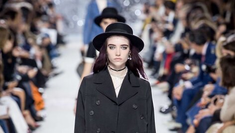 &bdquo;Christian Dior&ldquo; 2018 m. pavasario ir vasaros kolekcijos modelis