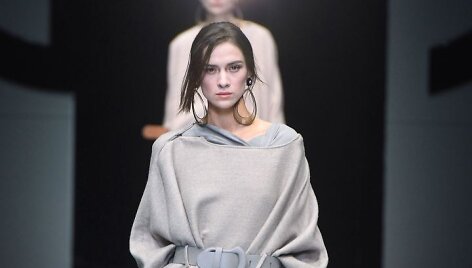 &bdquo;Giorgio Armani&ldquo; kolekcijos modelis