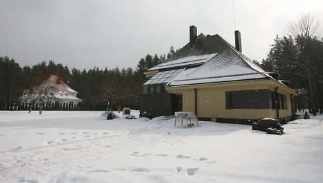 Vyriausybės vadovo rezidencijoje Turniškėse darbuojasi statybininkai