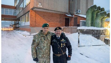 Raimundas Vaik&scaron;noras su Arnoldu Kulikauskiu būtent toje vietoje, kur viskas vyko prie&scaron; 35 metus.
