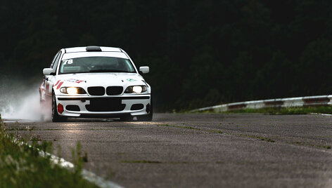 &bdquo;EWA Racing PGM&ldquo; komandos BMW 330d (E46)